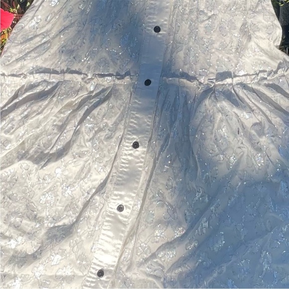 White Sleeveless Lace Top - Picture 3 of 4